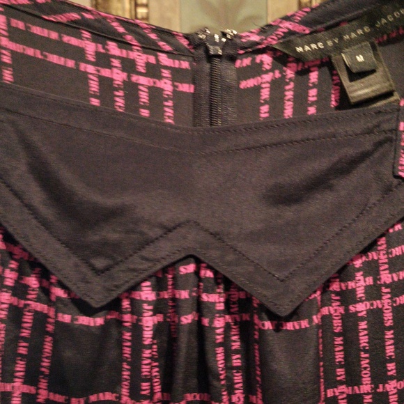 FINAL PRICE Marc by Marc Jacobs Black and Pink Top Size Medium - Picture 11 of 12